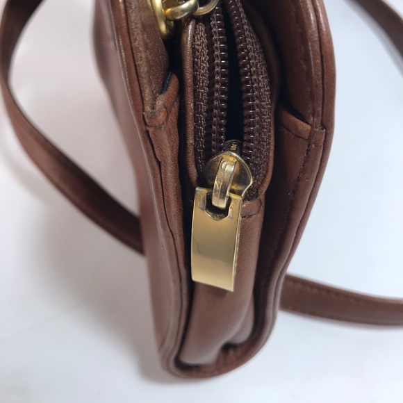 Vintage Liz Claiborne Accessories Tan Leather Crossbody Bag - Picture 8 of 12